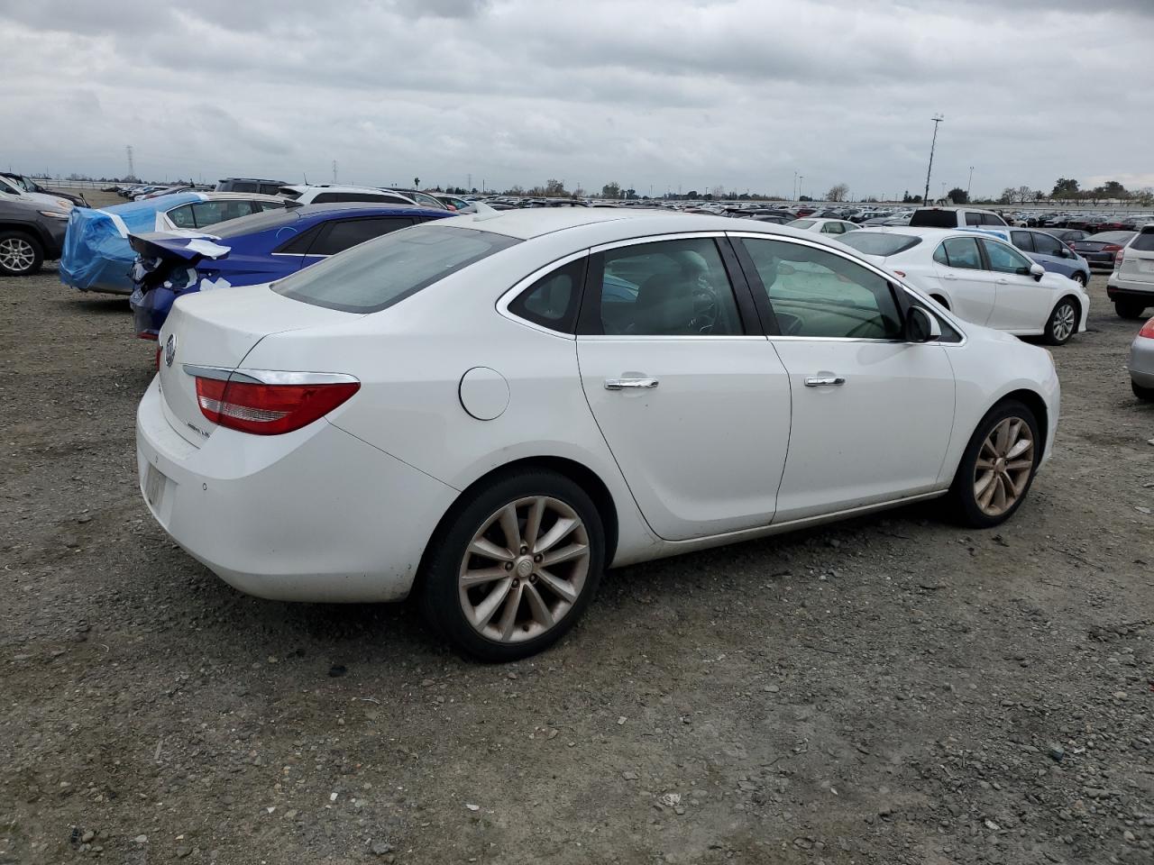 2014 Buick Verano - Image 3