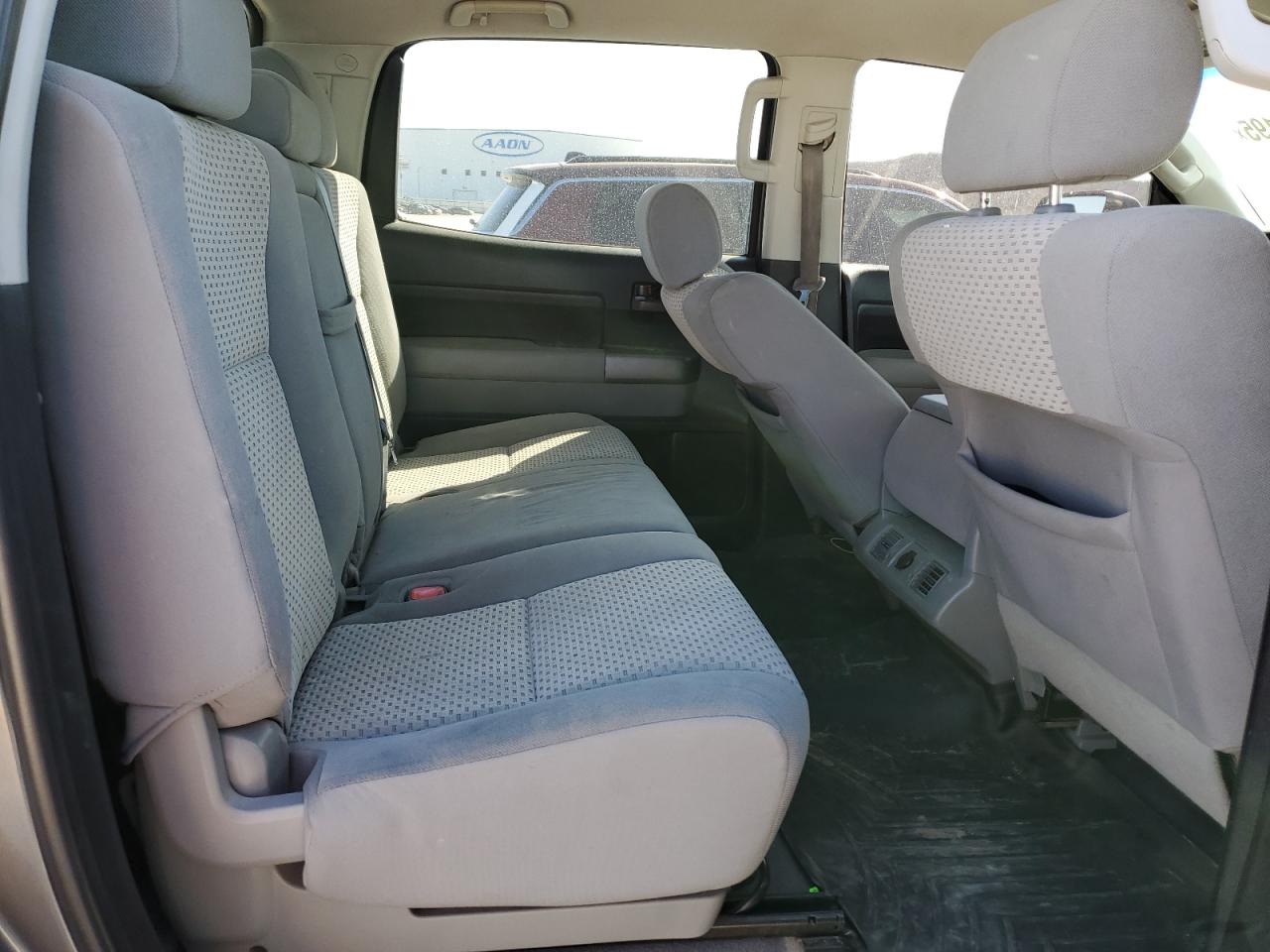 2010 Toyota Tundra - Image 10