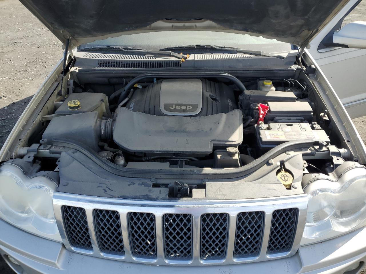 2007 Jeep Grand Cherokee - Image 12