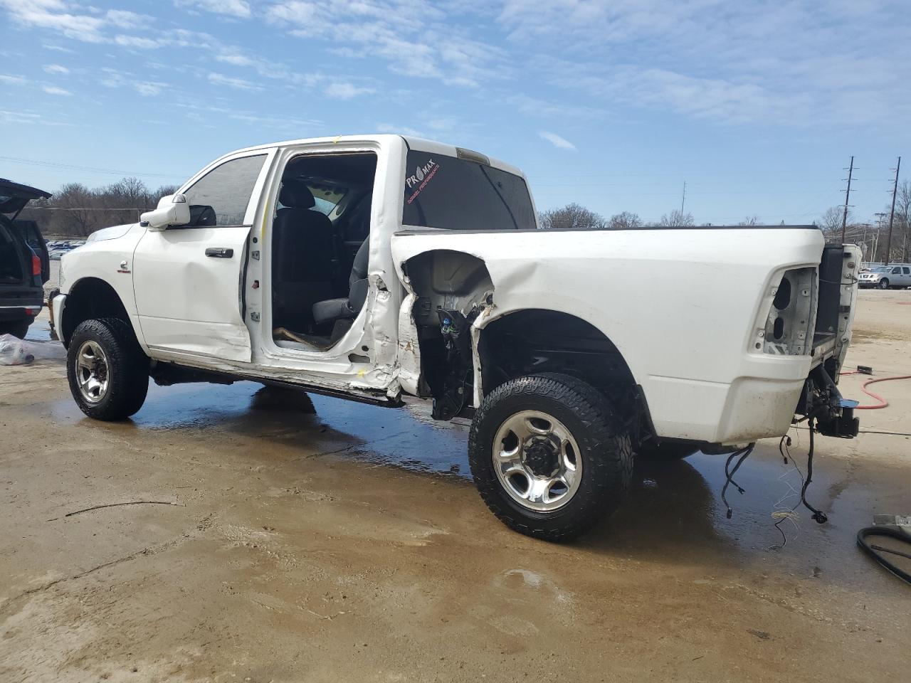 2015 RAM 2500 - Image 2
