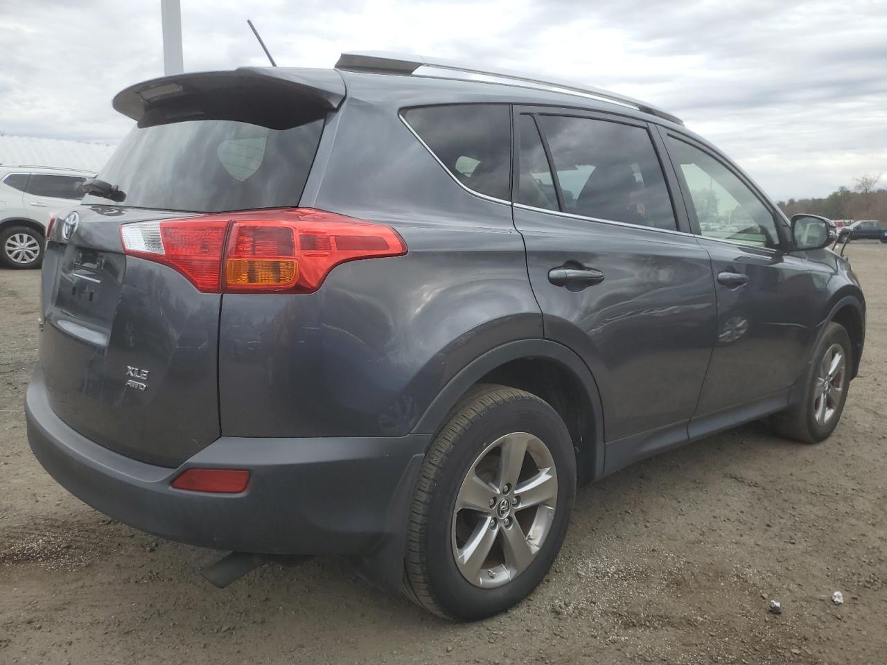 2015 Toyota RAV 4 - Image 3