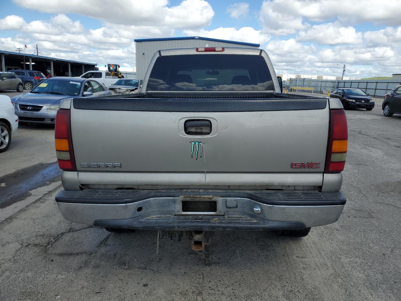 2001 GMC Sierra - Image 6