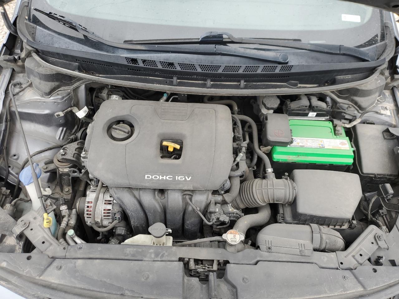 2017 Kia Forte - Image 12