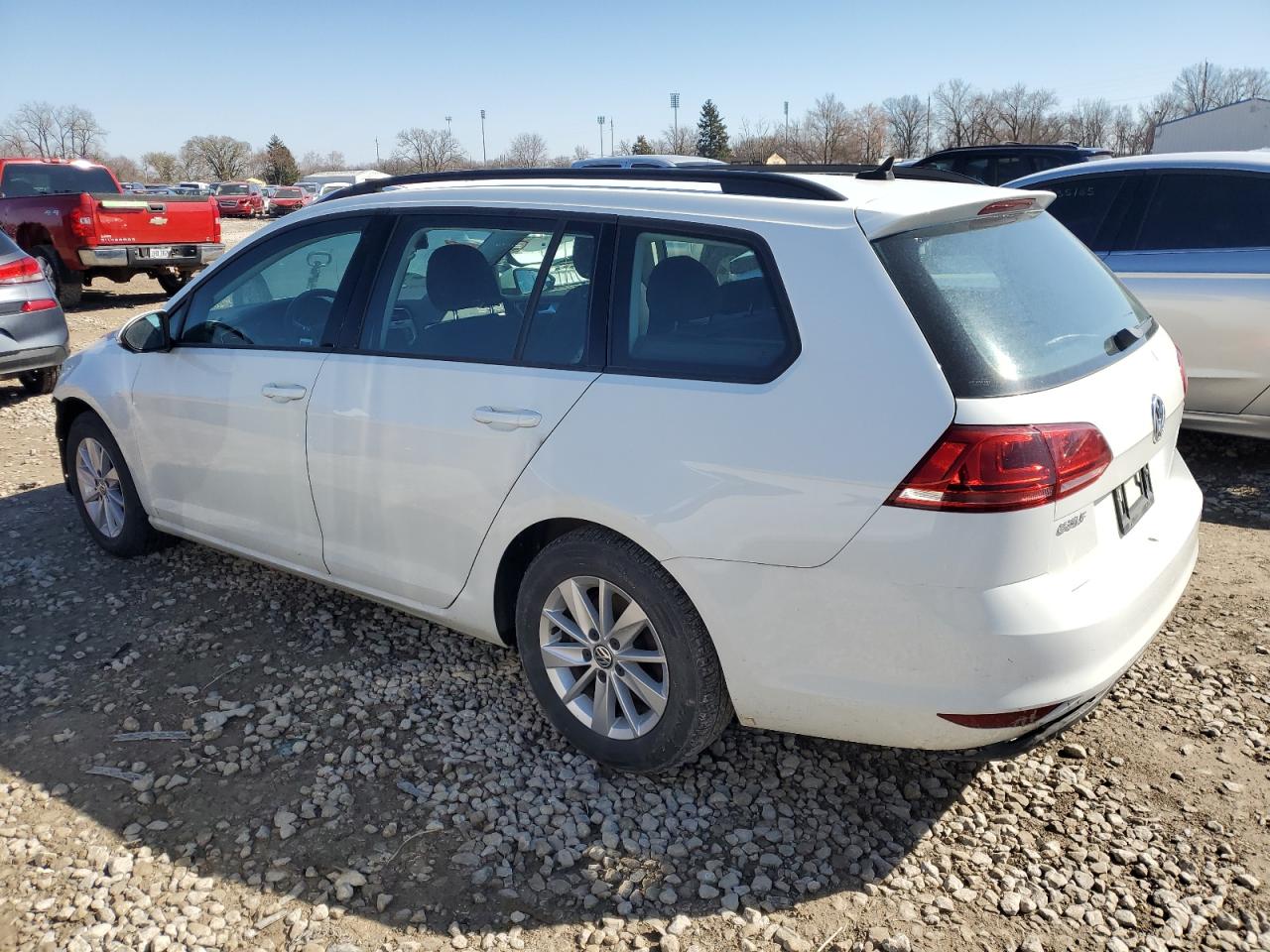 2017 Volkswagen Golf - Image 2