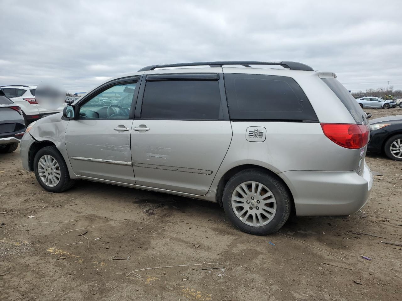 2006 Toyota Sienna - Image 2