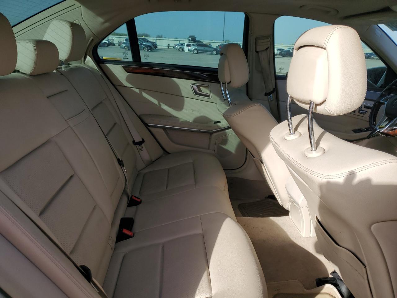 2014 Mercedes-Benz E 350 VIN: WDDHF5KB2EB012570 Lot: 49592345
