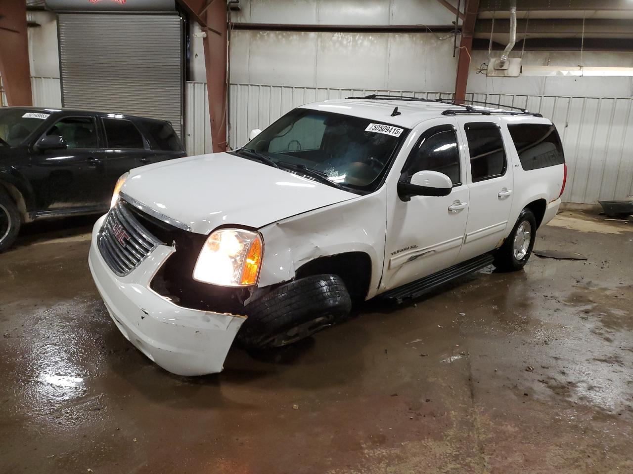 2011 Gmc Yukon Xl K1500 Slt for Sale in Lansing, MI - Front End