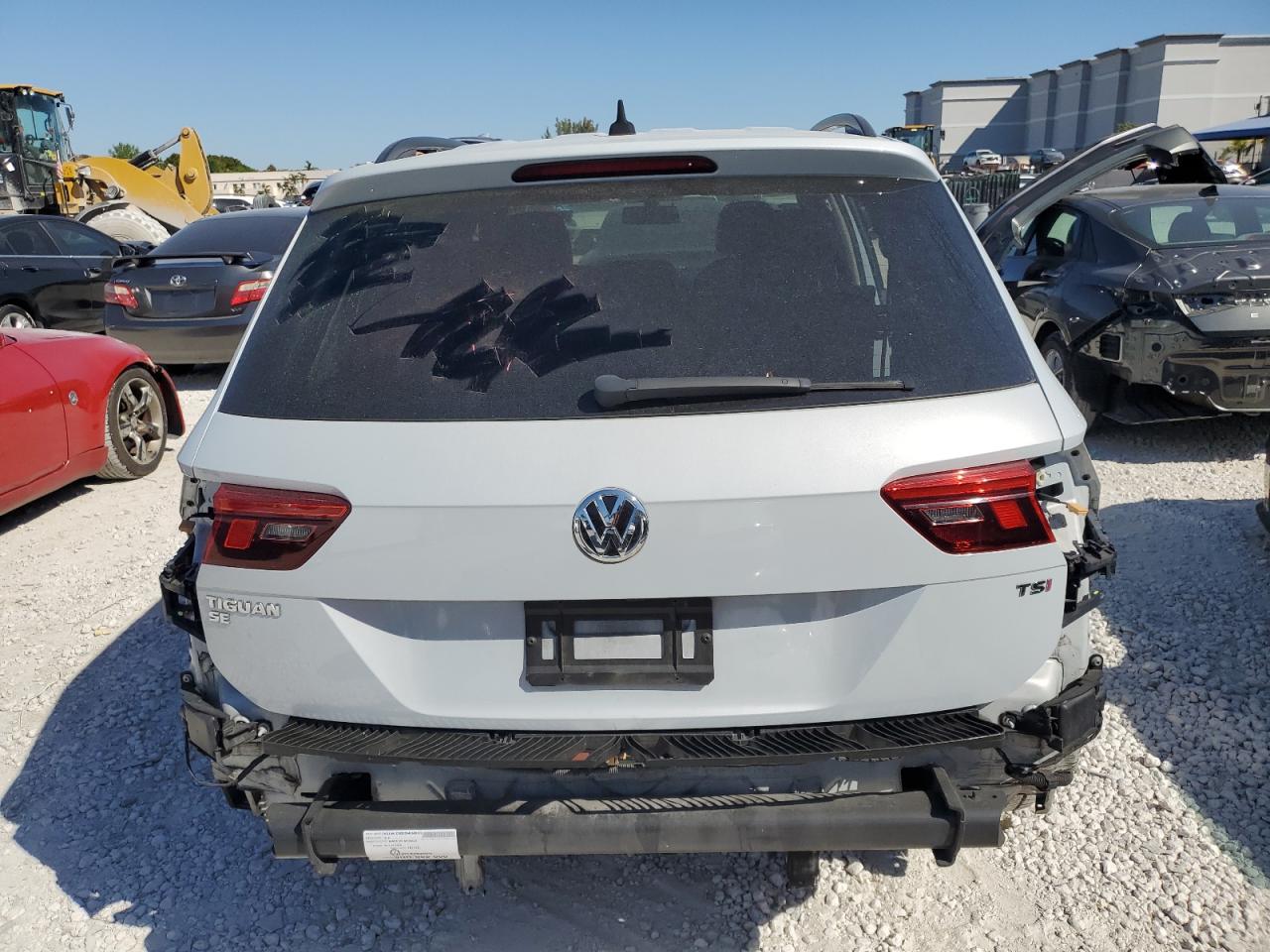 2018 Volkswagen Tiguan - Image 6