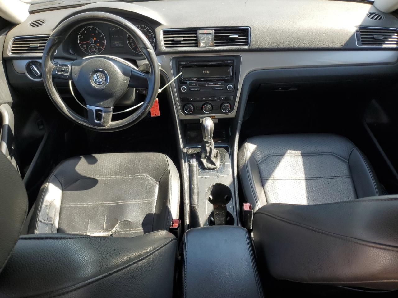 2015 Volkswagen Passat - Image 8