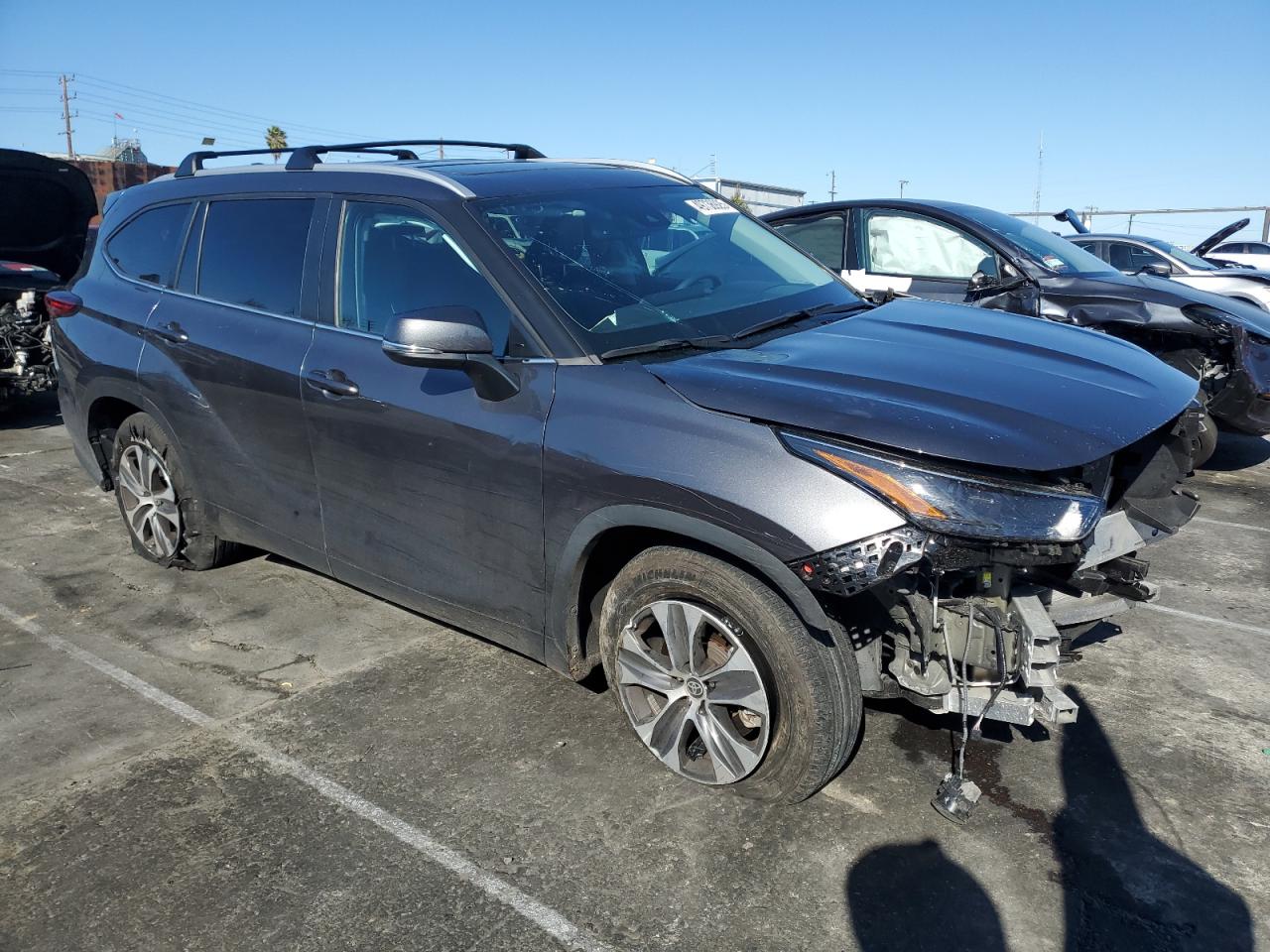 2023 Toyota Highlander - Image 4