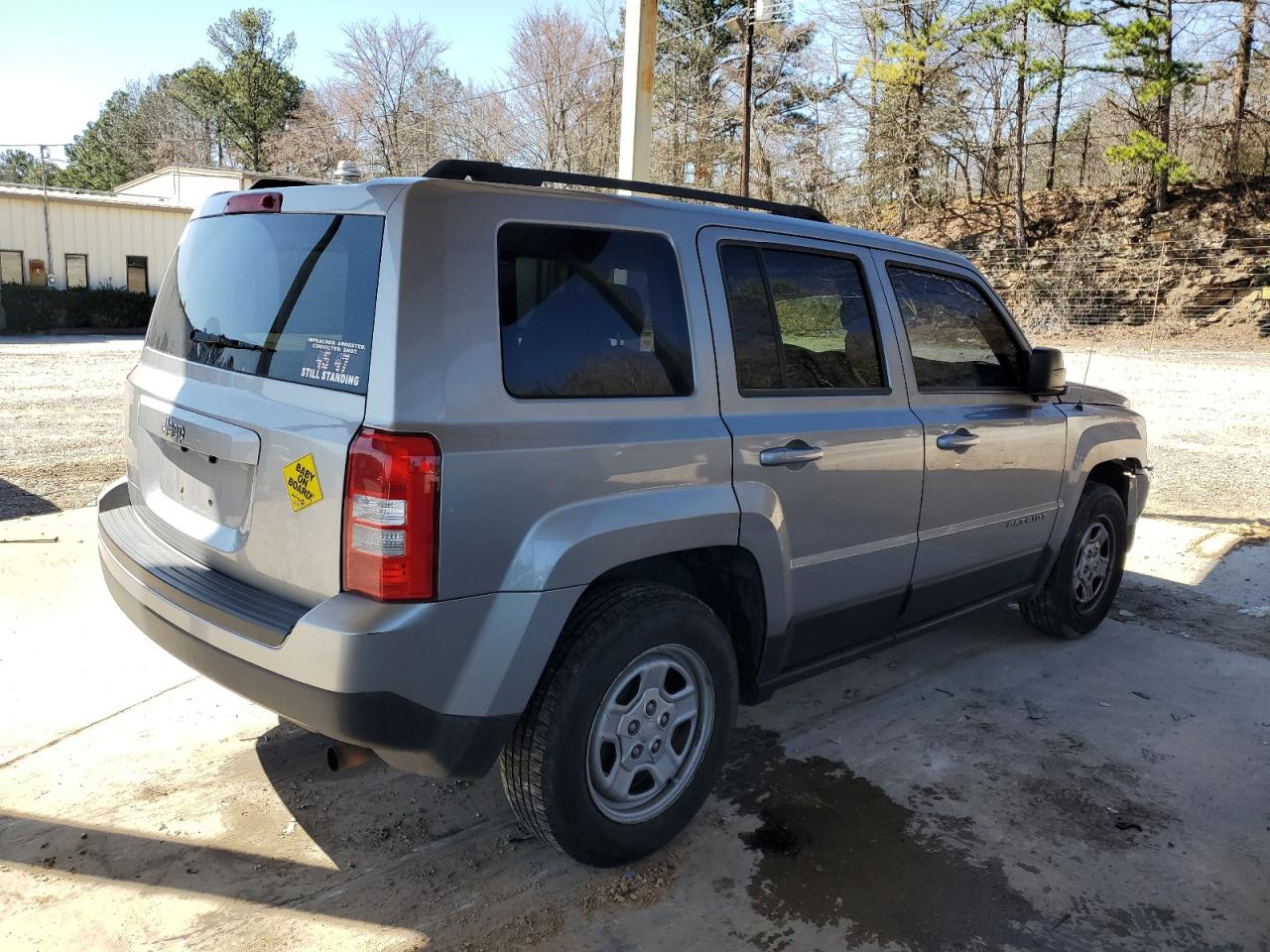 2015 Jeep Liberty (Patriot) - Image 3