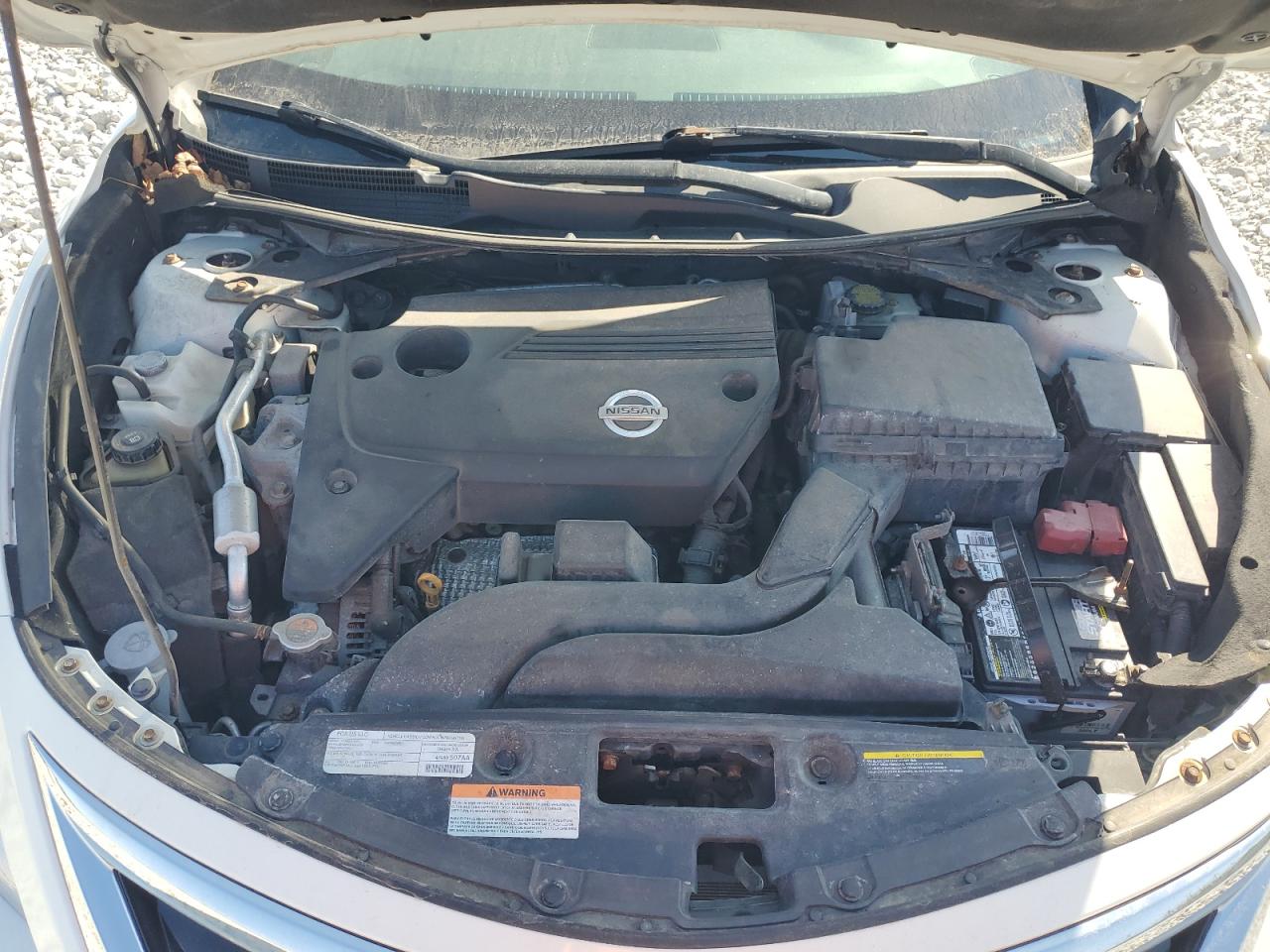2015 Nissan Altima - Image 12