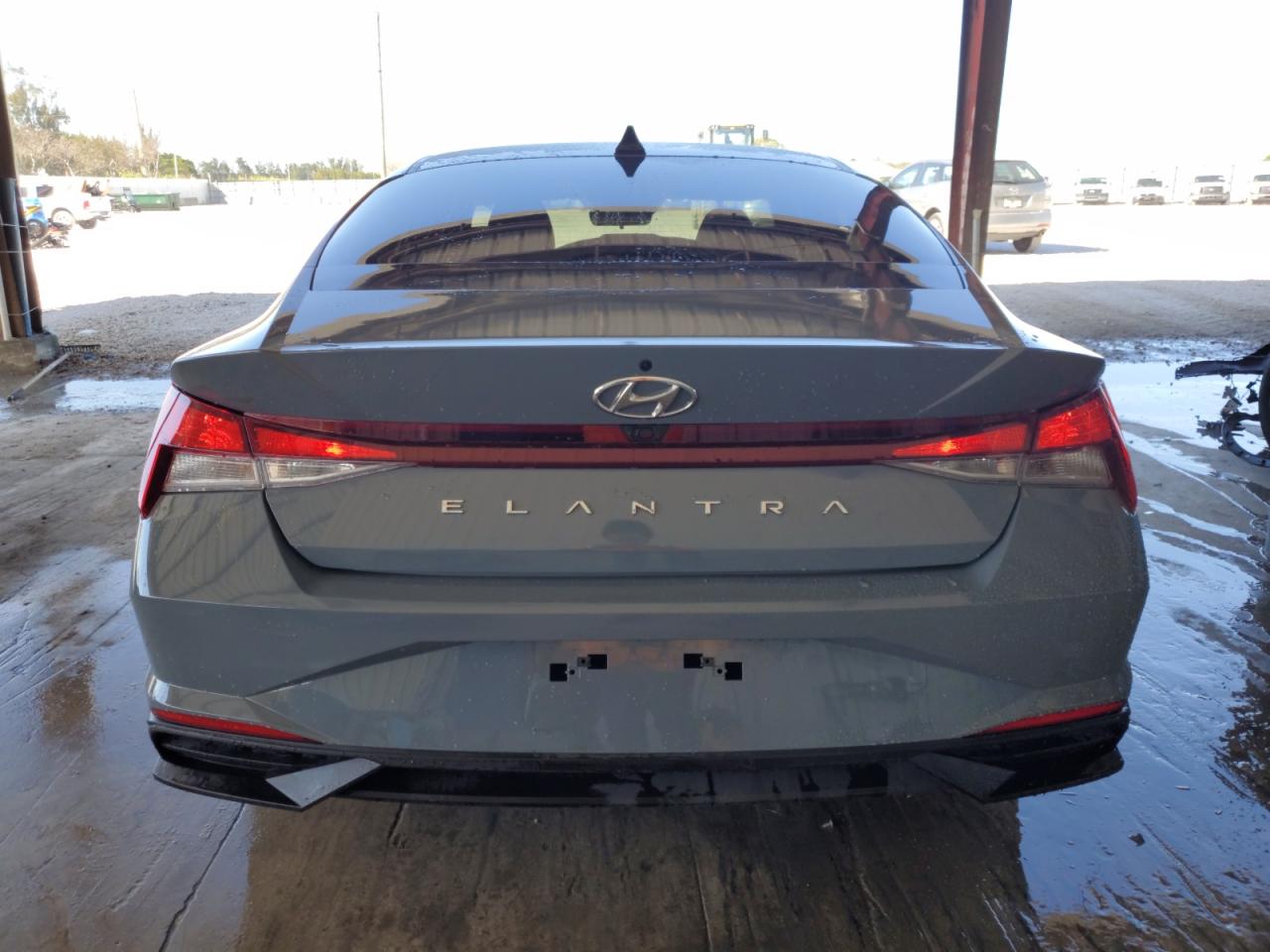 2022 Hyundai Elantra - Image 6