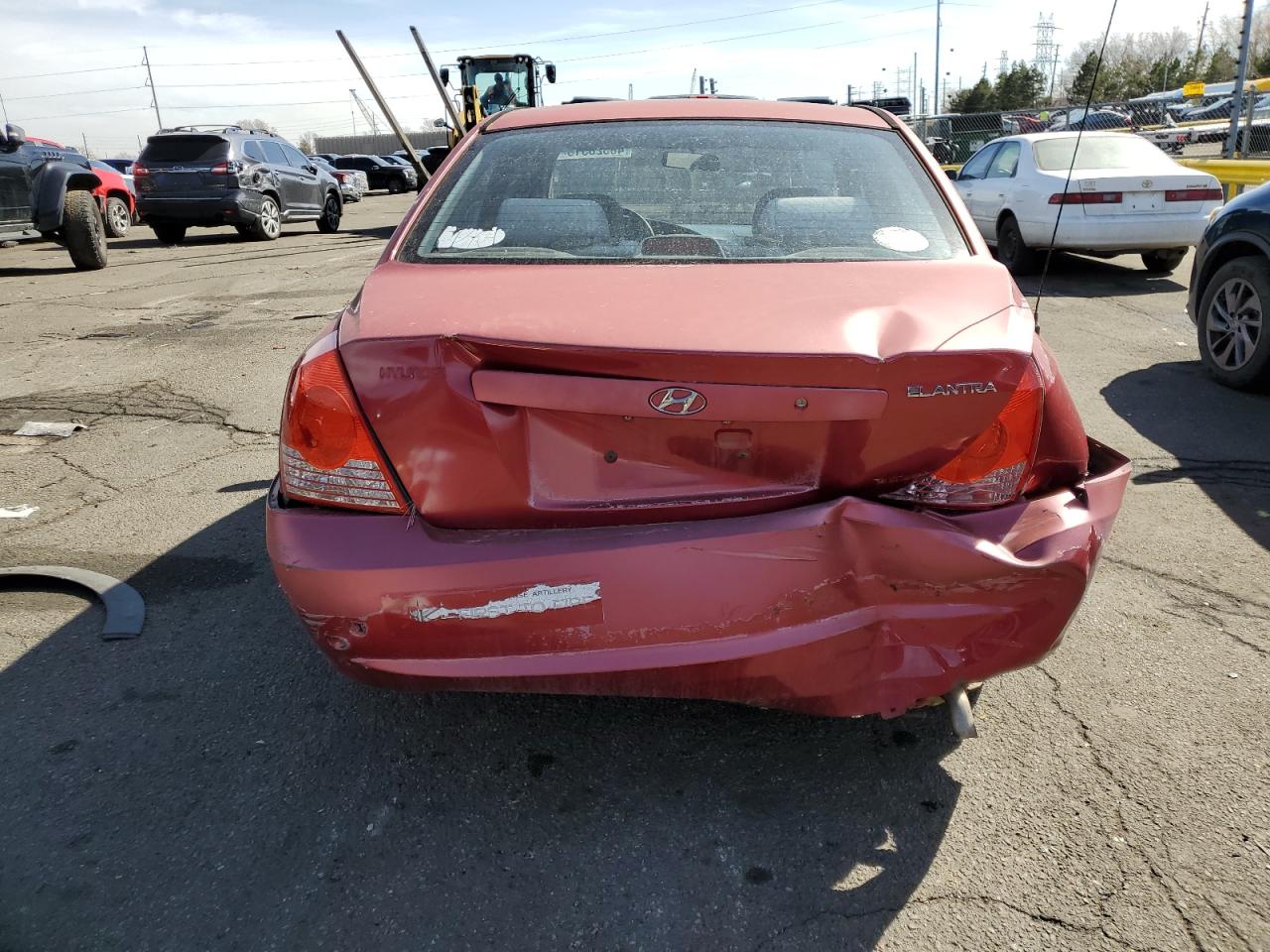 2004 Hyundai Elantra - Image 6