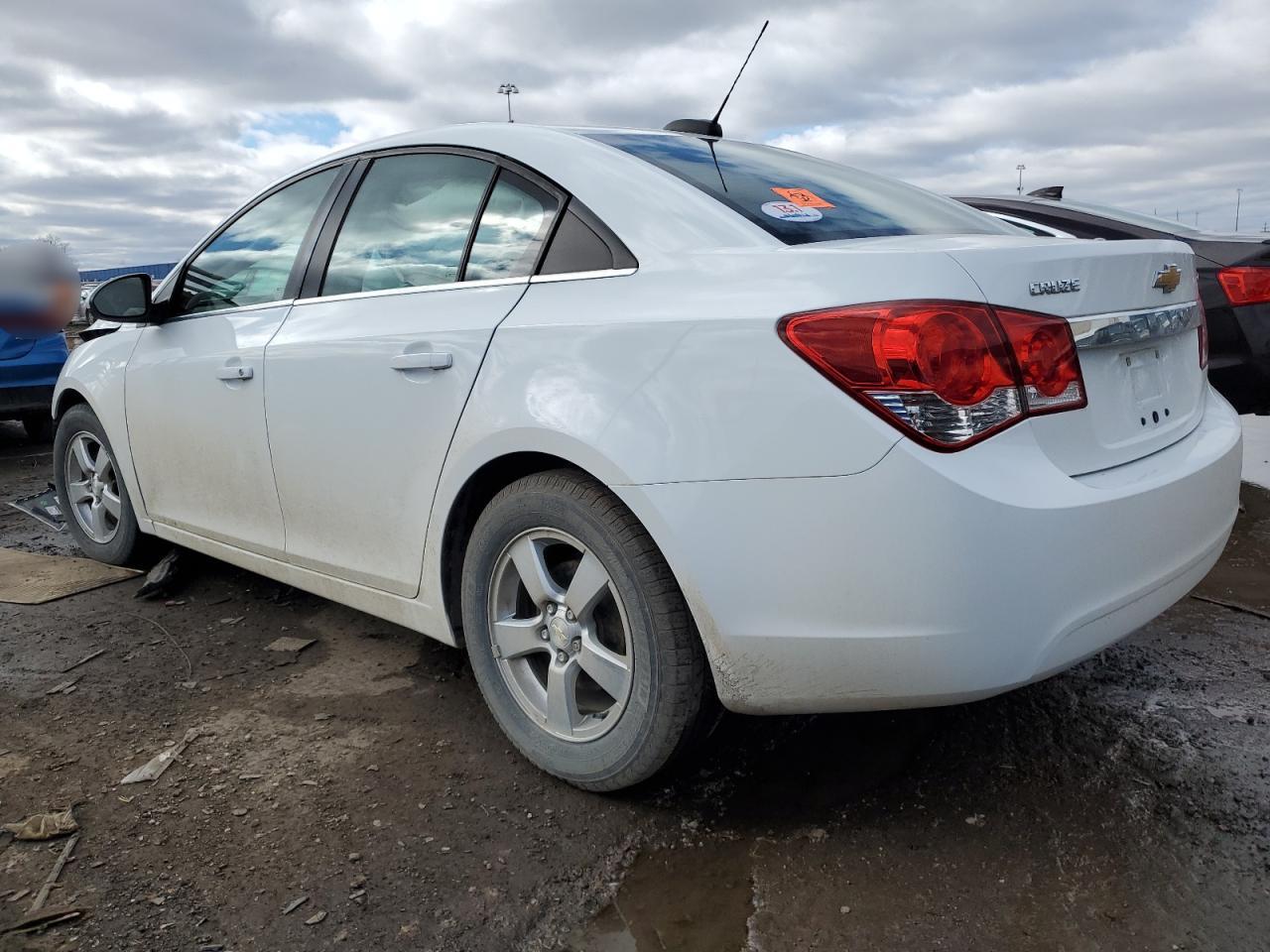 2016 Chevrolet Cruze - Image 2