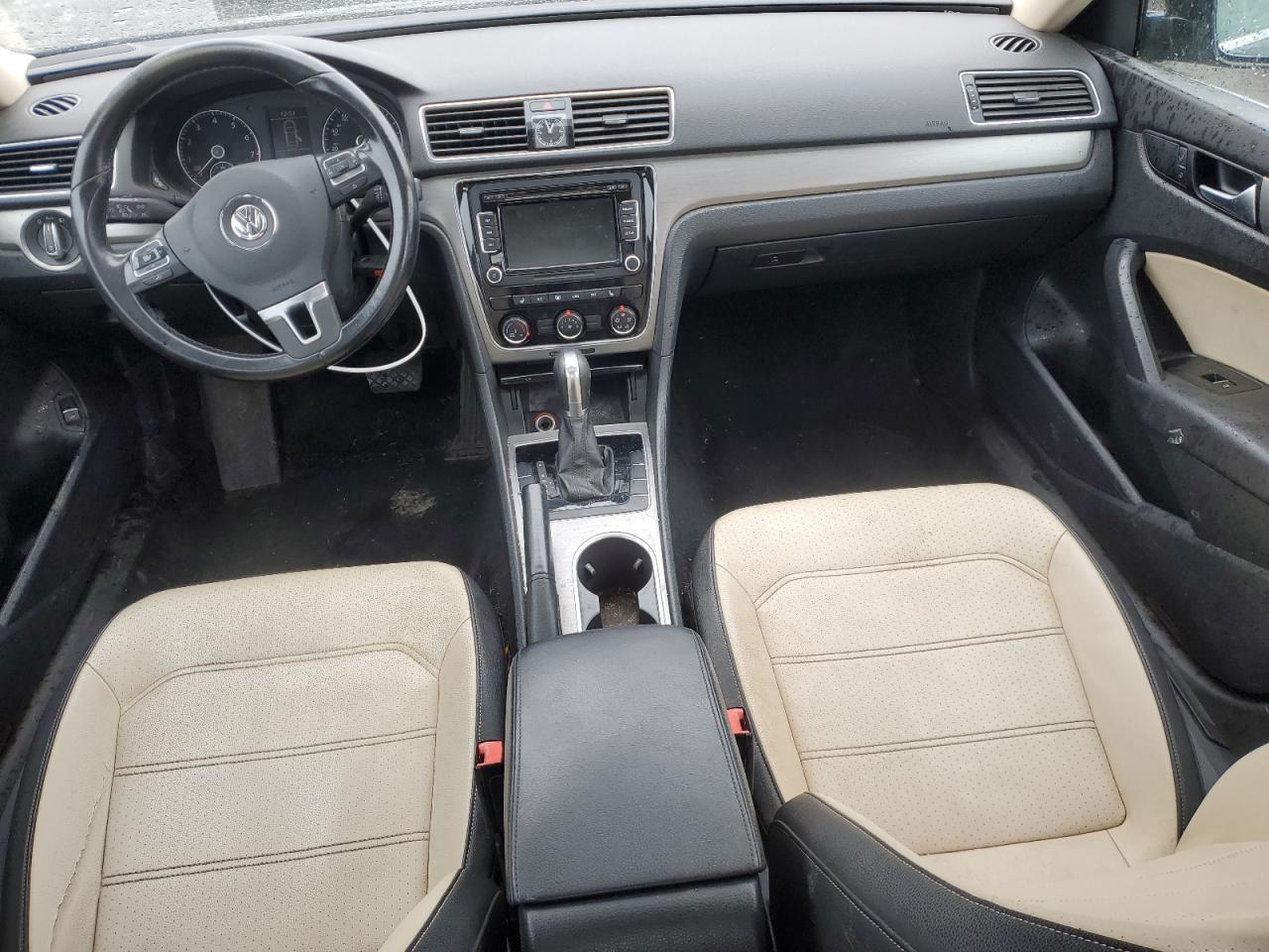 2014 Volkswagen Passat - Image 8