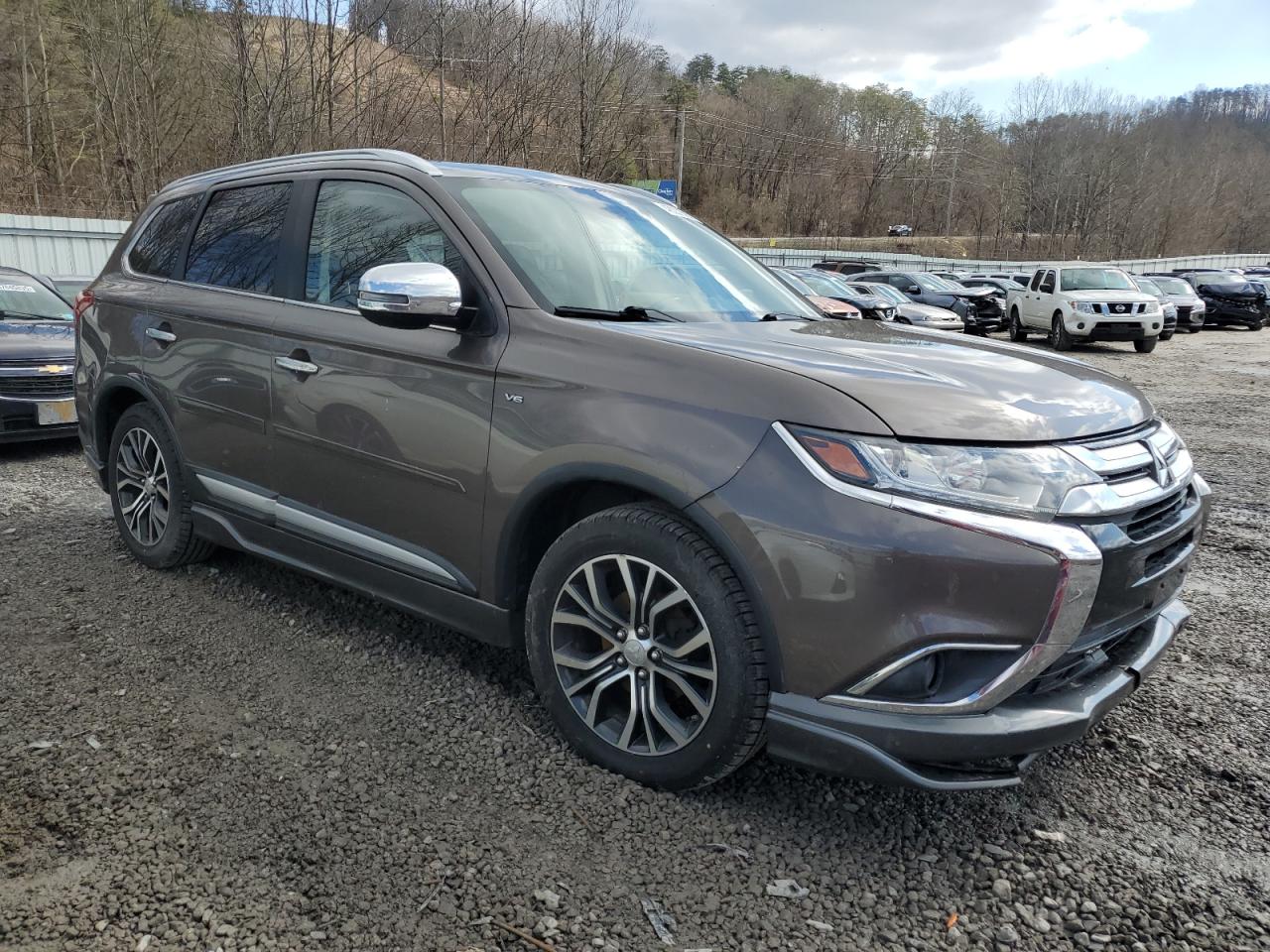 2016 Mitsubishi Outlander - Image 4