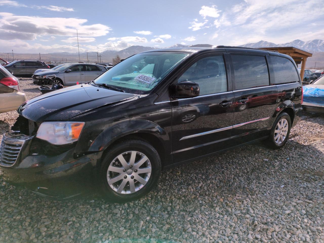 2015 Chrysler Town & Country - Image 1