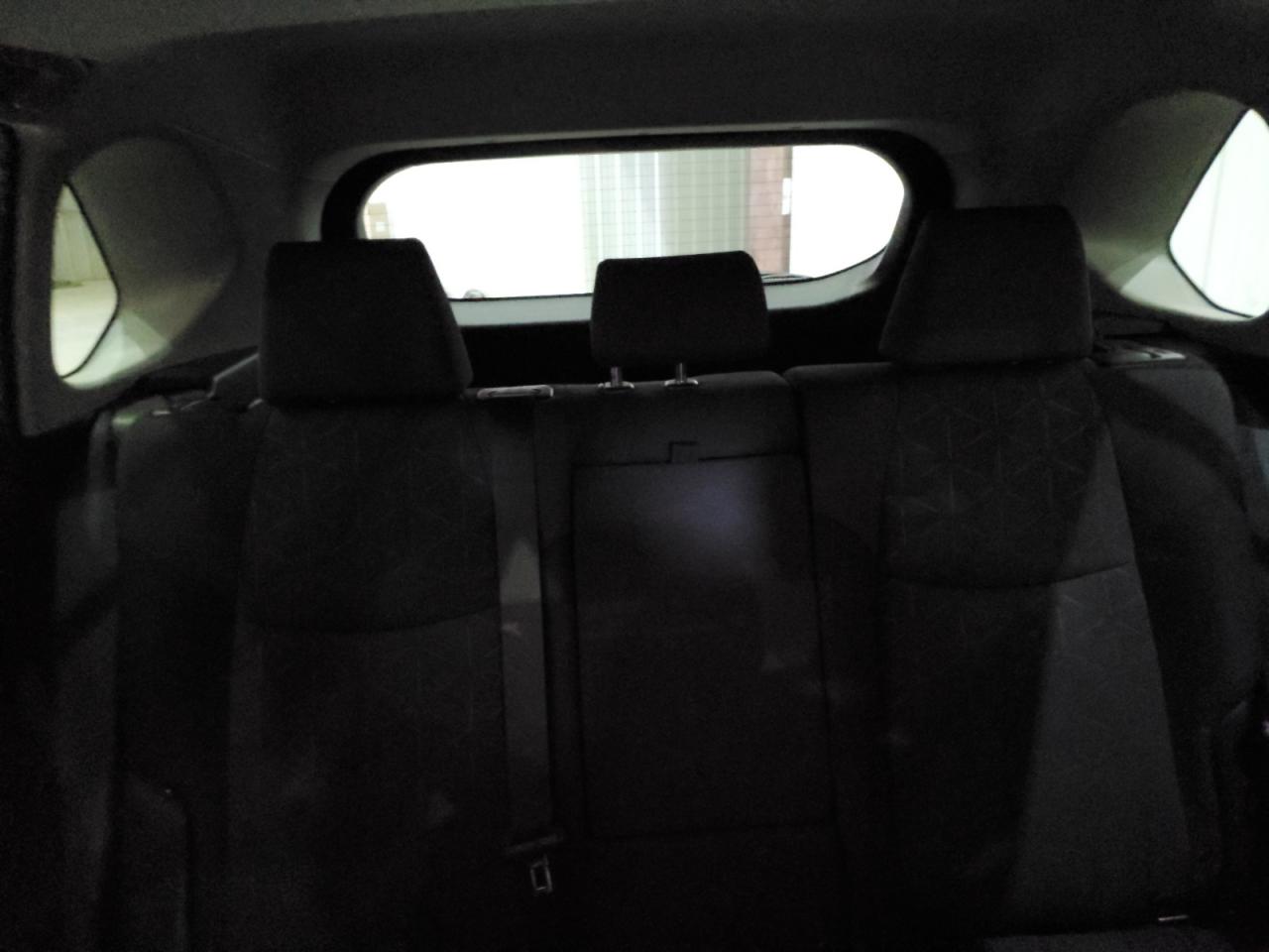 2019 Toyota RAV 4 - Image 10