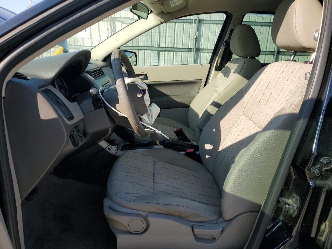 2010 Ford Focus - Image 7