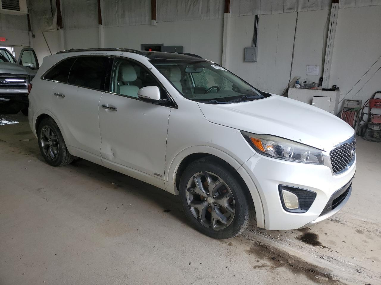 2016 Kia Sorento - Image 4