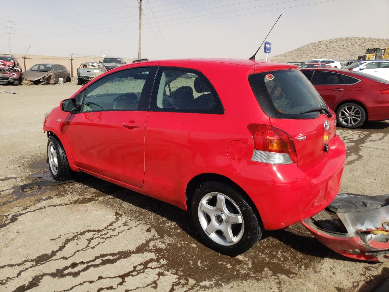 2010 Toyota Yaris - Image 2