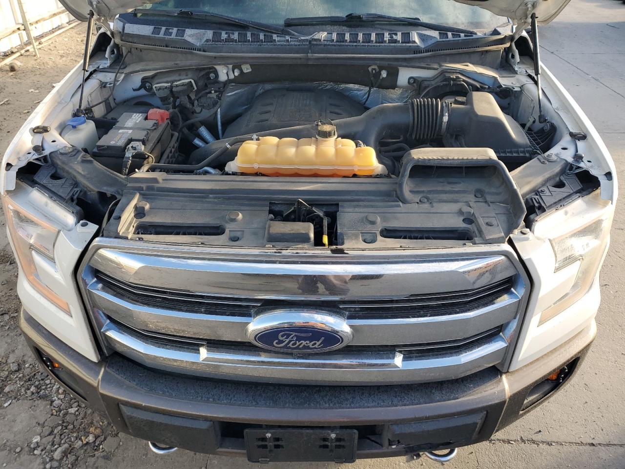 2015 Ford F-150 - Image 11