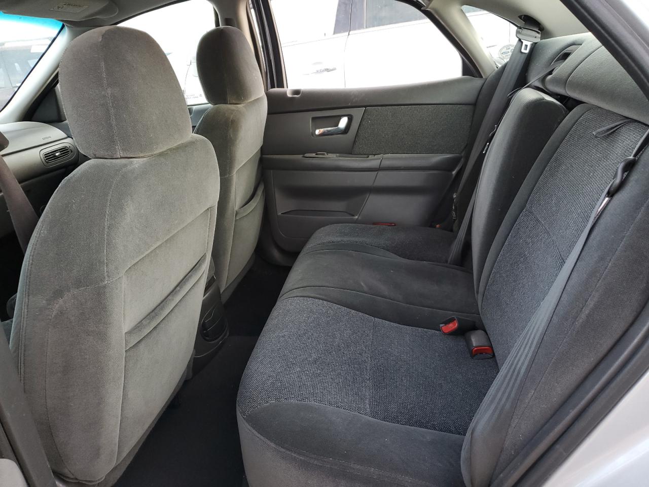2000 Ford Taurus - Image 10