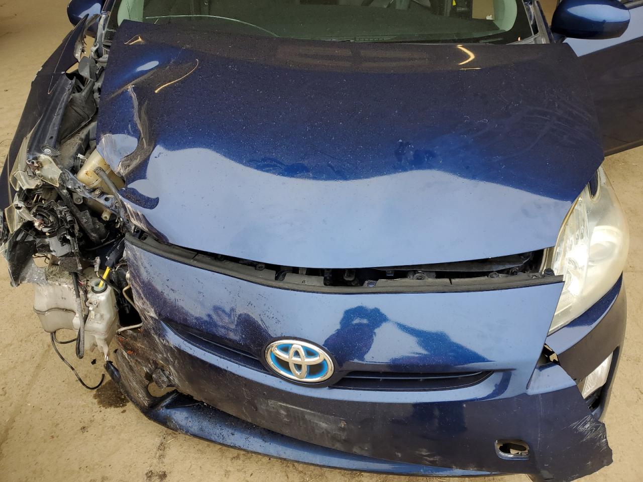 2010 Toyota Prius - Image 11