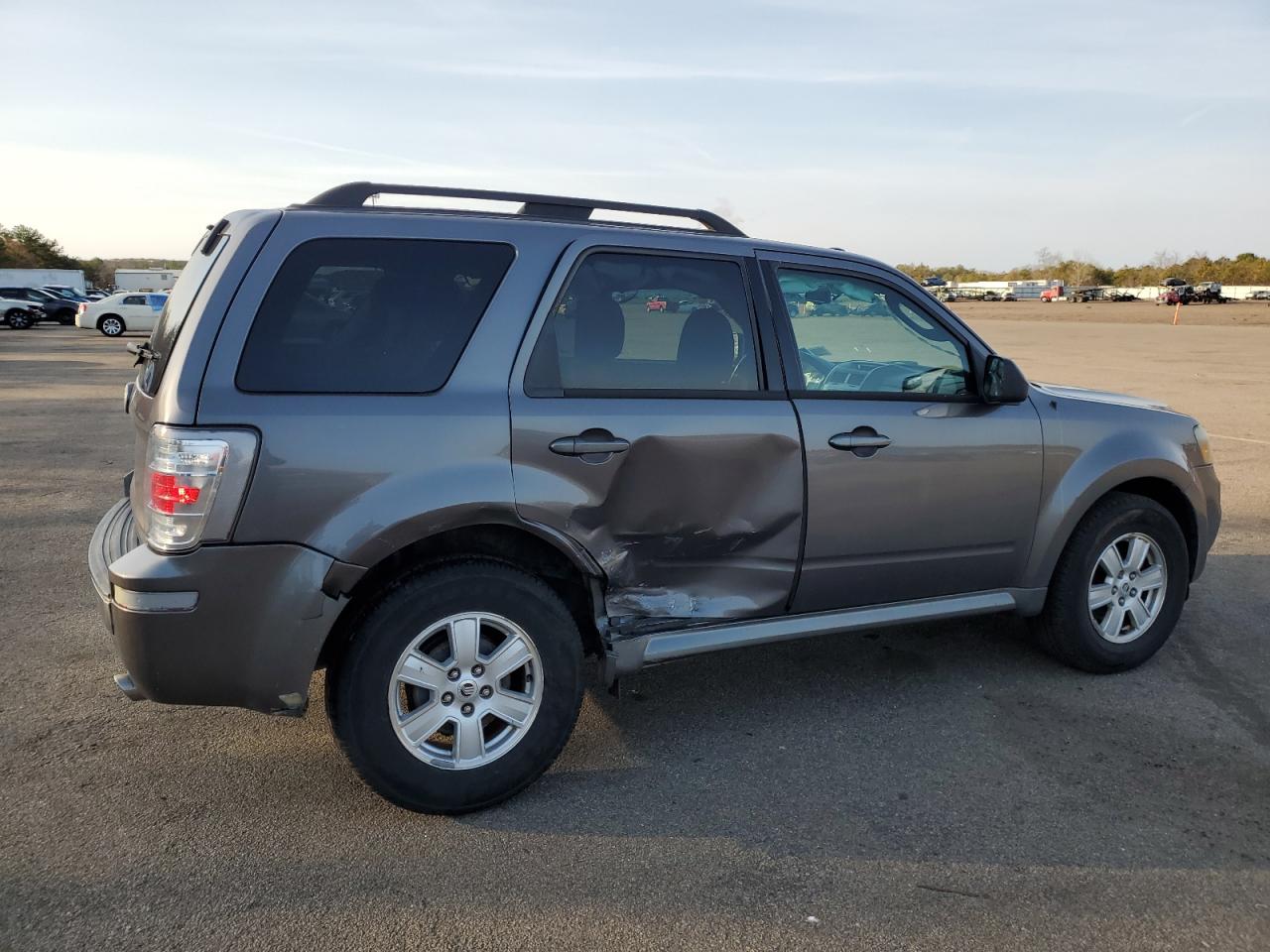 2010 Mercury Mariner - Image 3