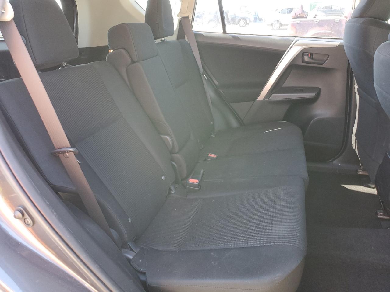 2018 Toyota RAV 4 - Image 11