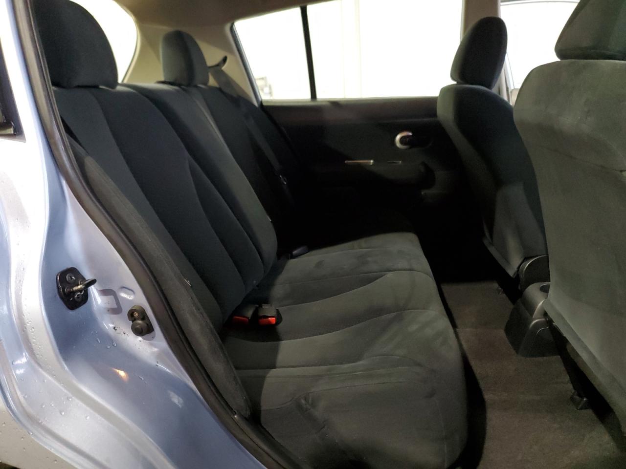 2011 Nissan Versa - Image 11