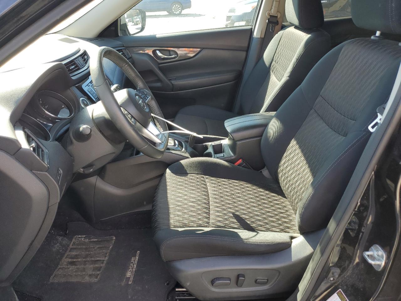 2018 Nissan Rogue - Image 7