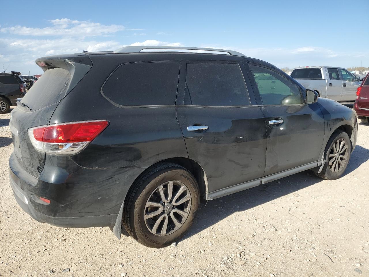 2015 Nissan Pathfinder - Image 3