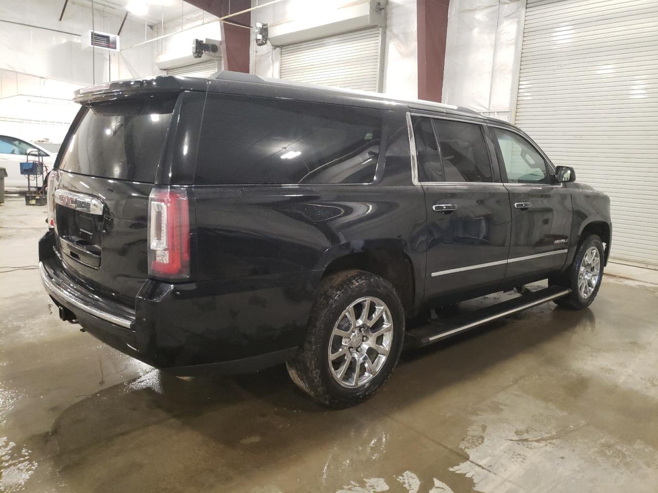 2015 GMC Yukon - Image 3