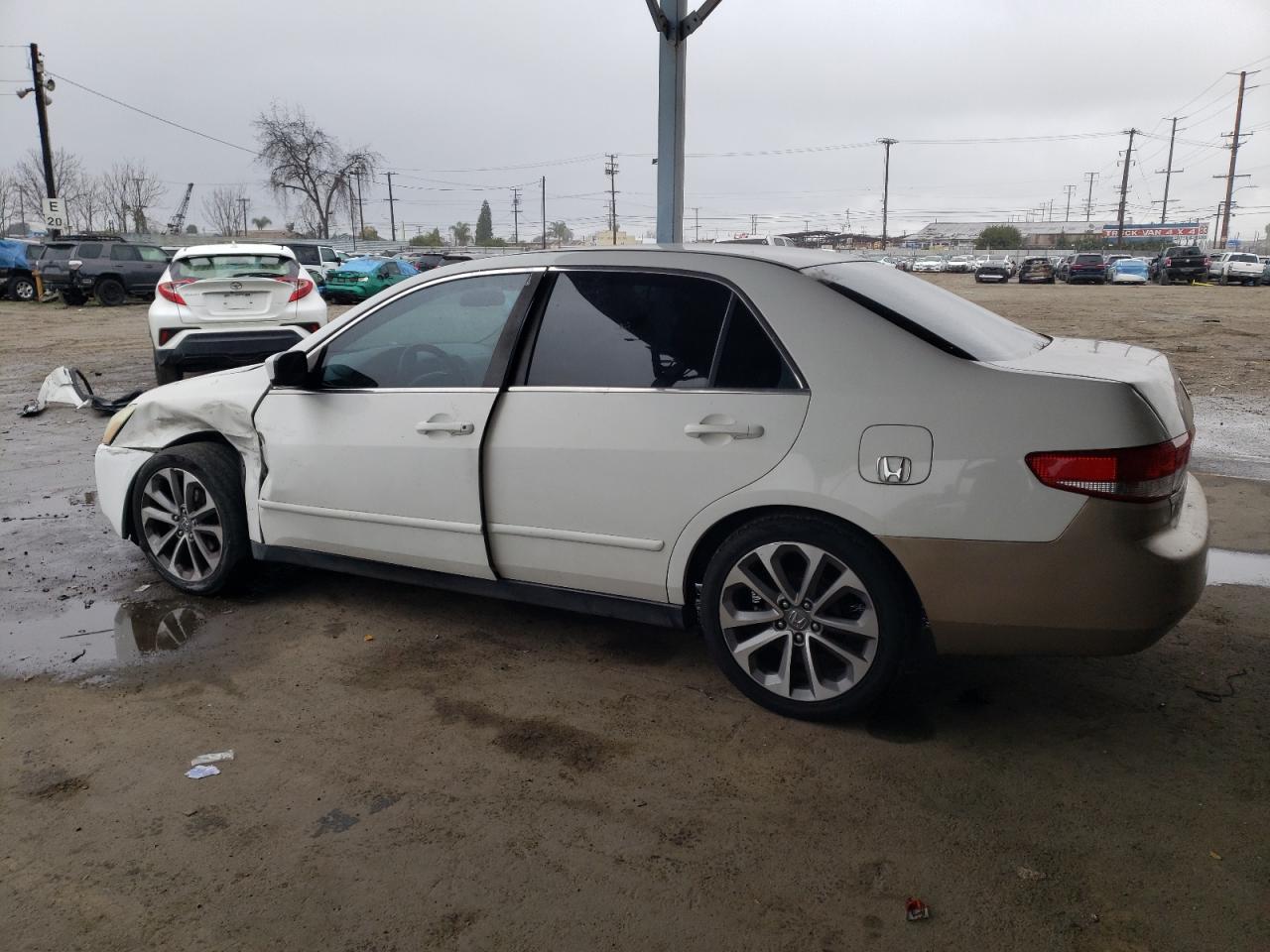 2004 Honda Accord - Image 2