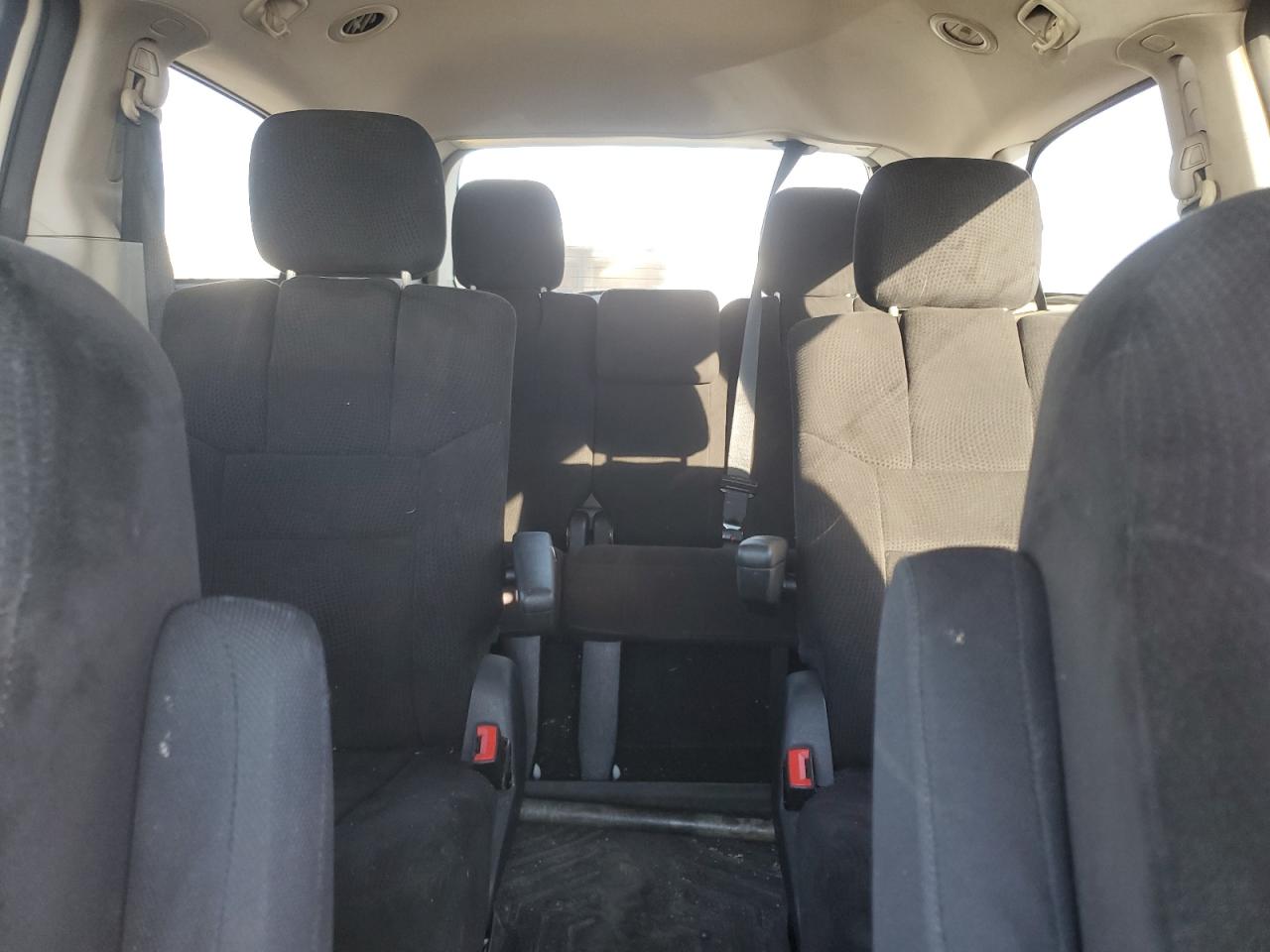 2012 Dodge Caravan - Image 10