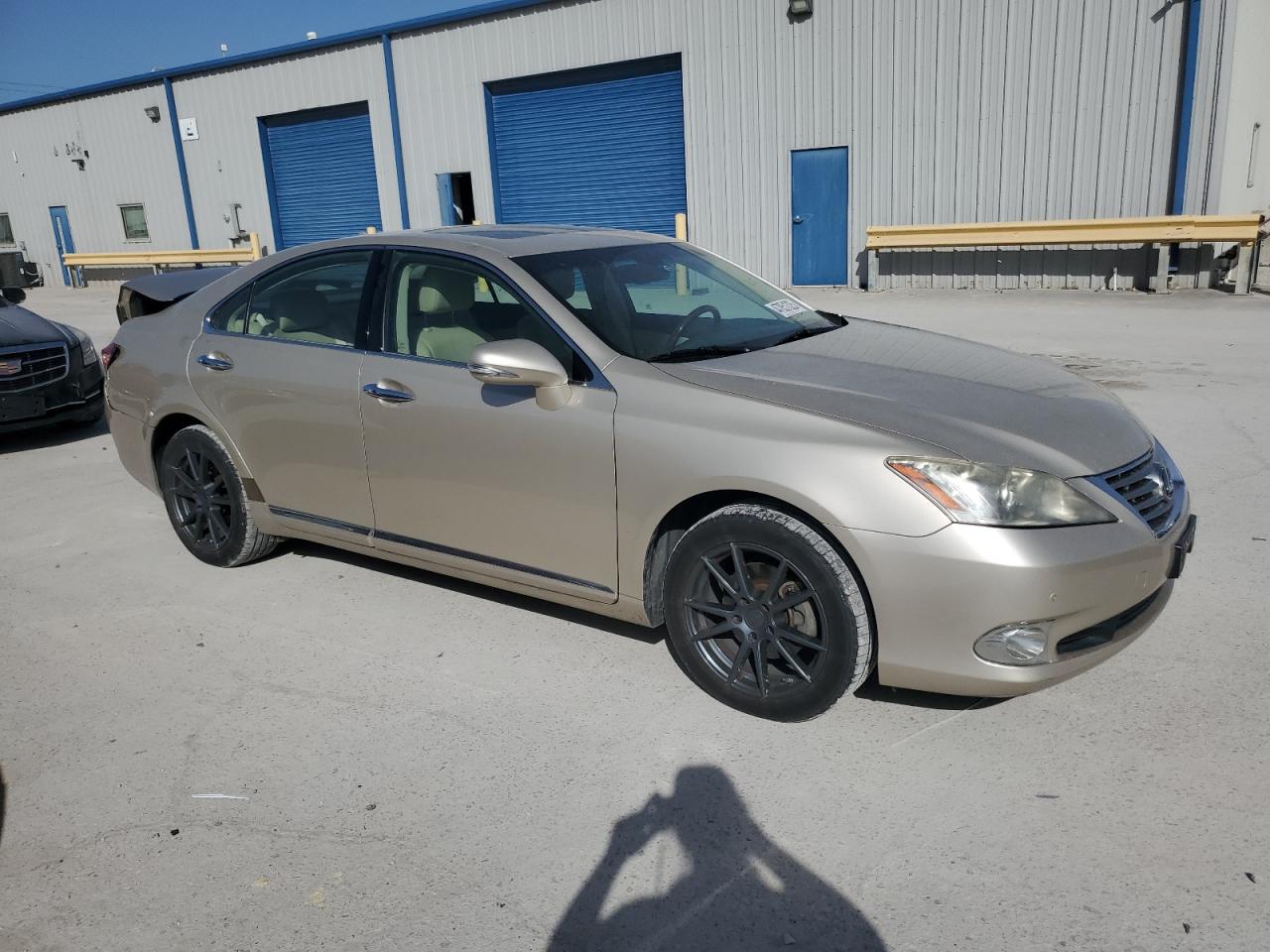 2011 Lexus ES - Image 4