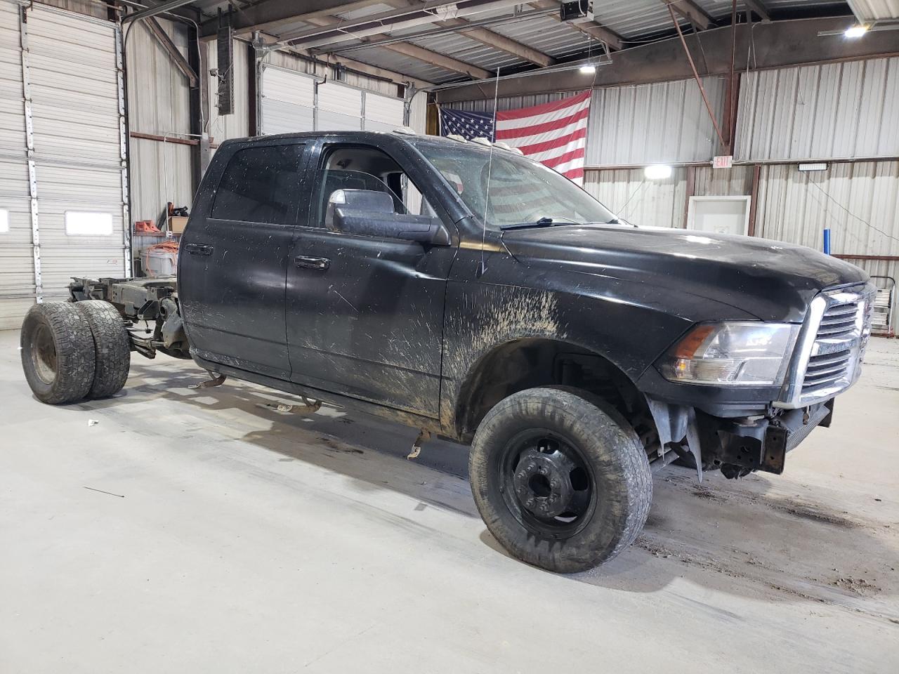 2018 RAM 3500 - Image 4
