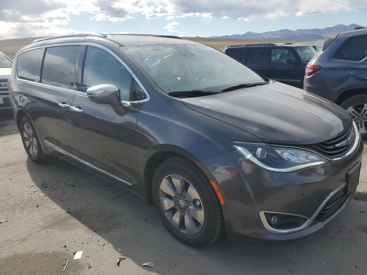 2018 Chrysler Pacifica - Image 4