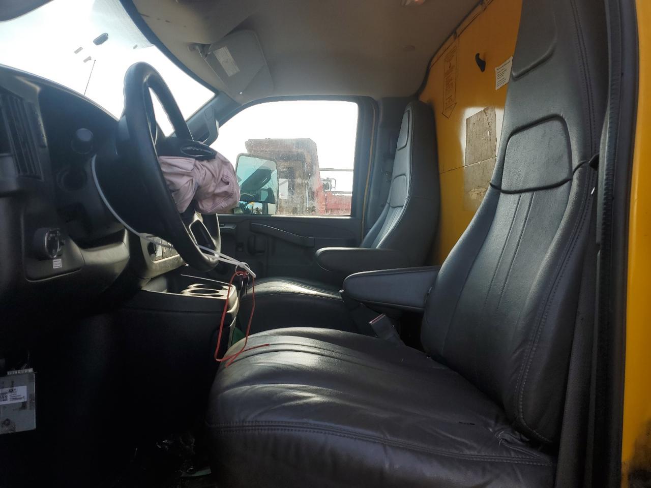 2016 GMC Savana - Image 7