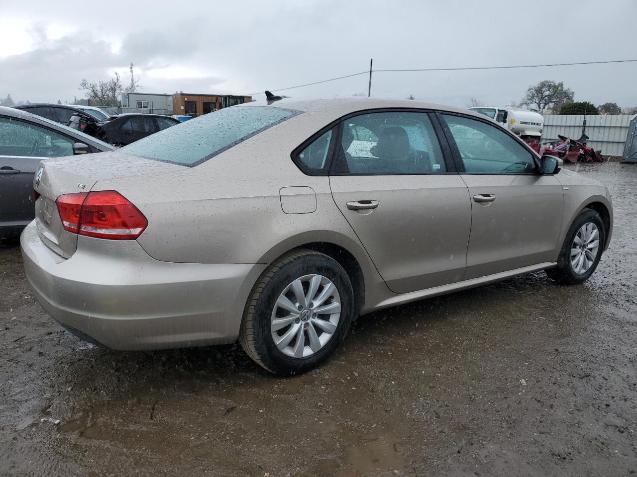 2015 Volkswagen Passat - Image 3