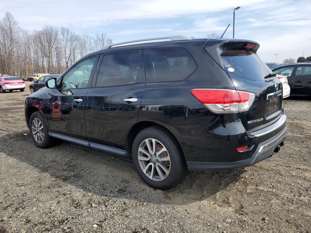 2013 Nissan Pathfinder - Image 2