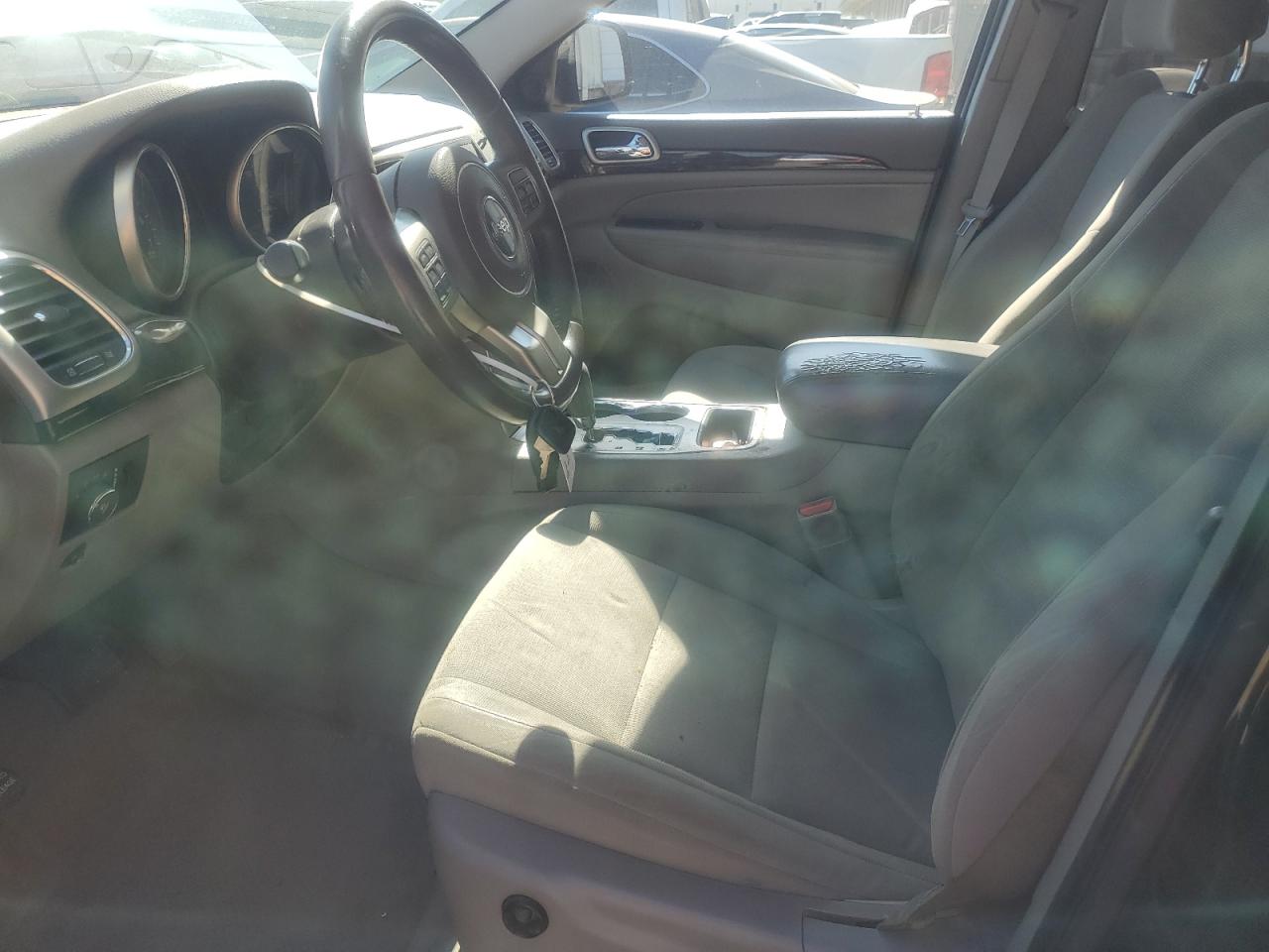 2012 Jeep Grand Cherokee - Image 7