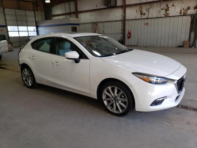  MAZDA 3 2017 White
