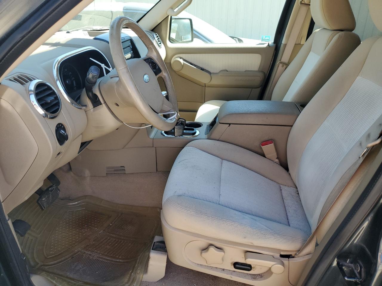 2009 Ford Explorer - Image 7