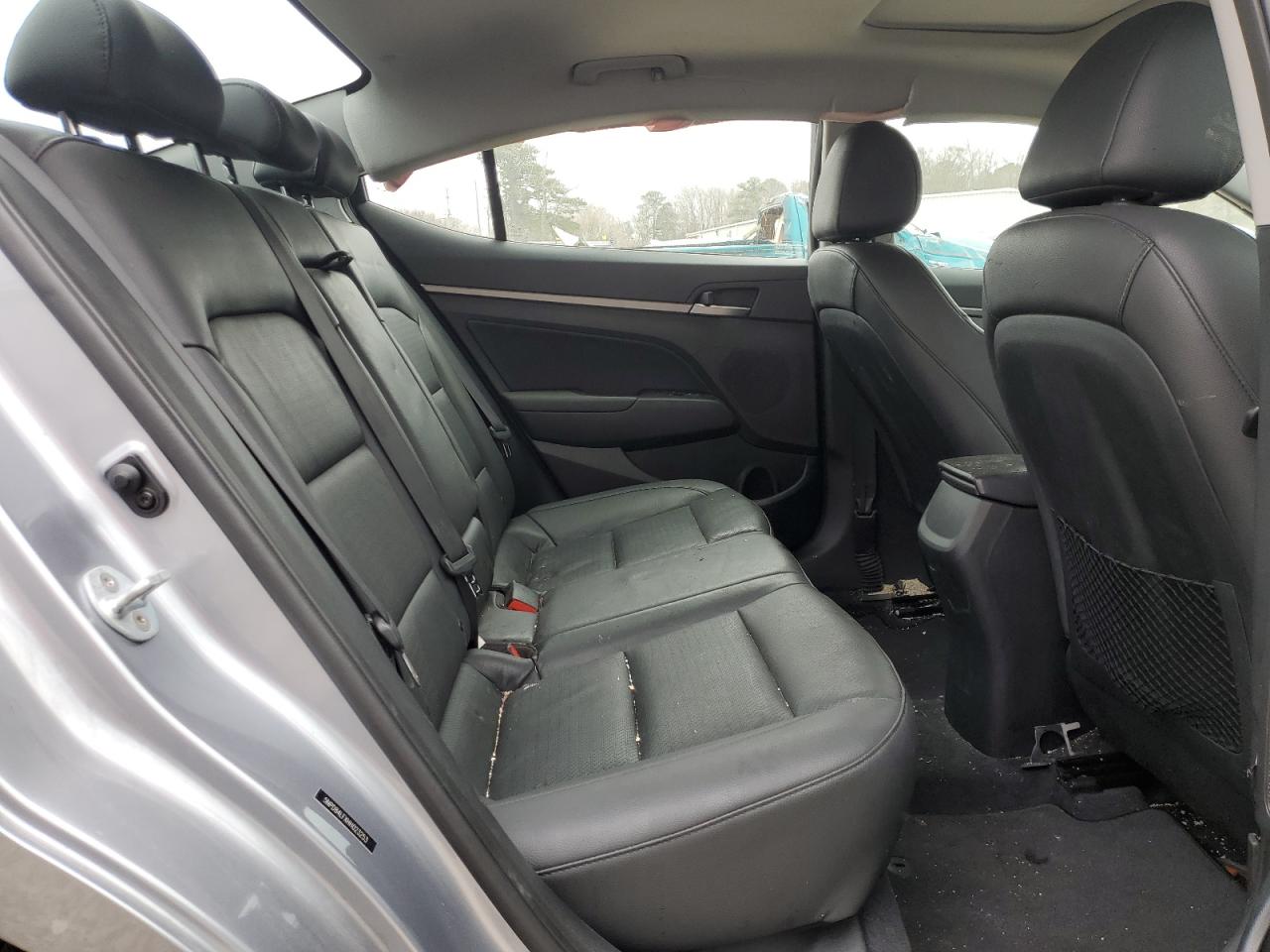 2017 Hyundai Elantra - Image 10