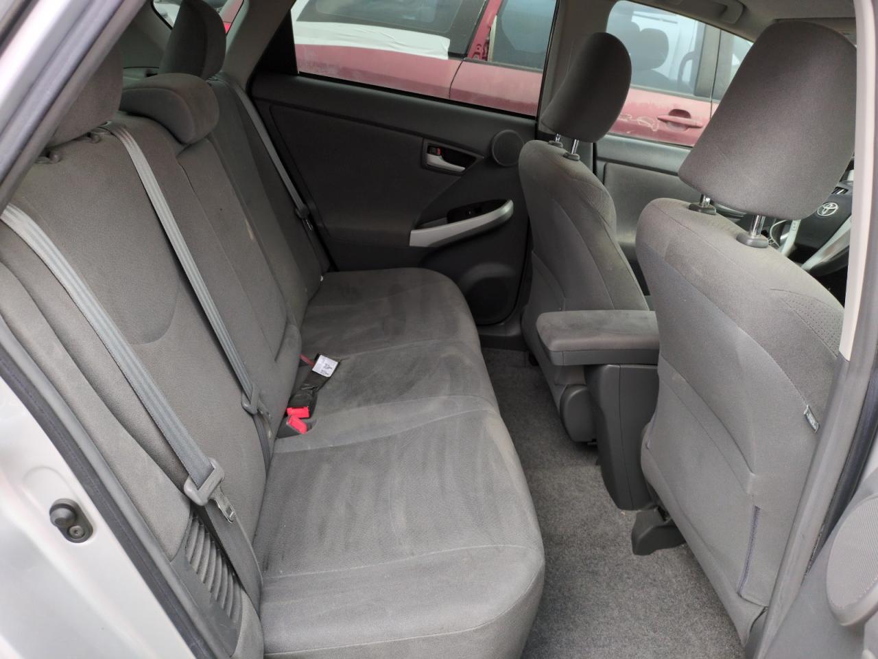 2010 Toyota Prius - Image 10