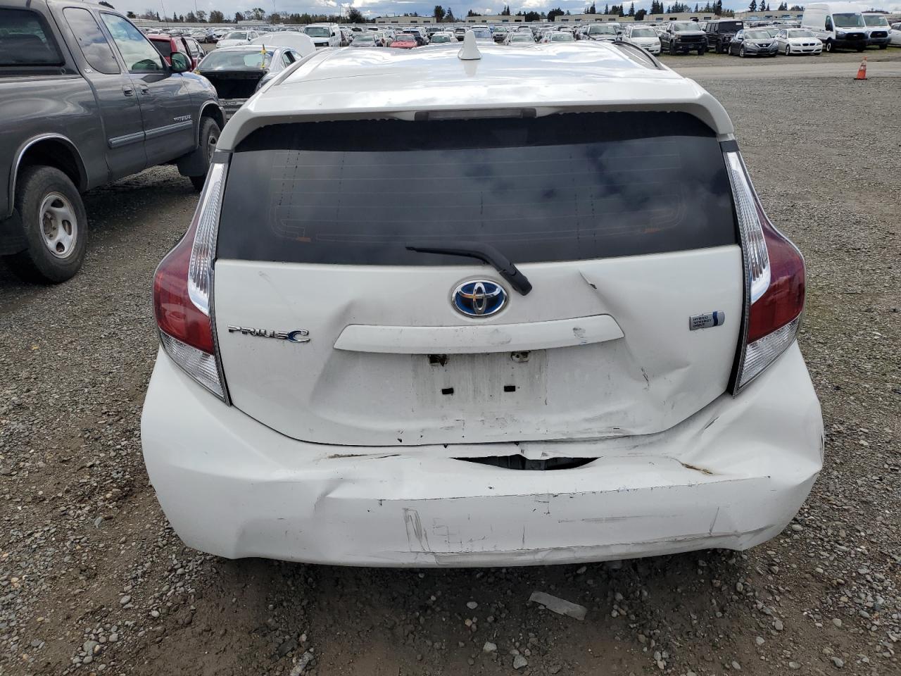 2015 Toyota Prius - Image 6