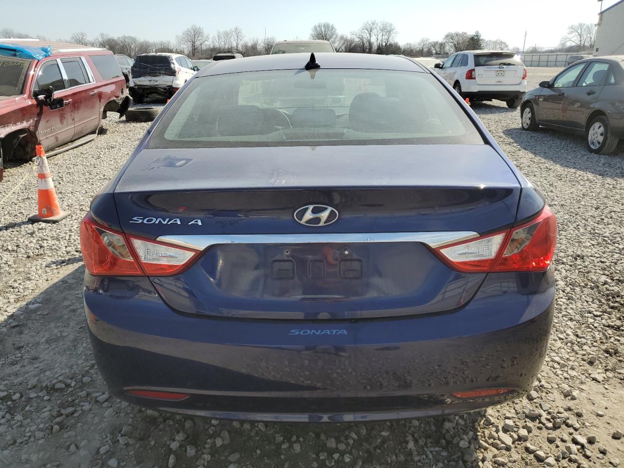 2011 Hyundai Sonata - Image 6